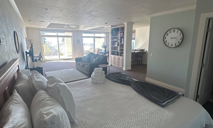 Bountiful Apartment | Bountiful Heights - Spacious Private Studio, Amazing Views