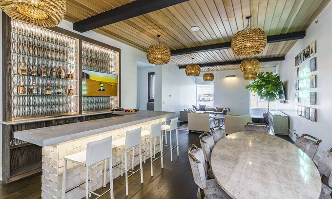 Historic South Hill House | Bourbon Hous - 7 Bdrms, Bar, Billiards, Downtown Lexington
