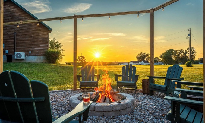 Bardstown Cabin | Bourbon Trail Cabin HotTub Firepit Game Room Theater