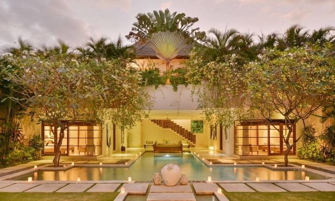 Laksmana Villa | Boutique 8BR Luxury Villa Located In Eat St, Seminyak! 7Min Walk To The Beach!