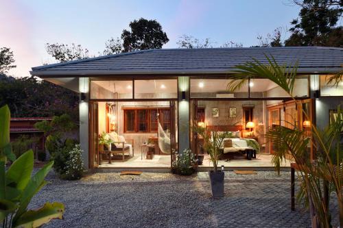 Ko Lanta Villa | Boutique Jungle Villa - Baan ChaOm