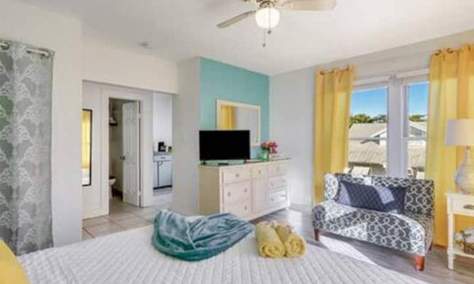 West Palm Beach Apartment | Boutique studio near downtown WPB and Intracoastal