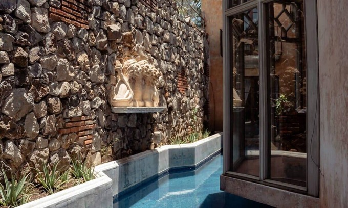 Antigua Guatemala Bed & Breakfast | Boutique Zahar Stay, Pool in Antigua