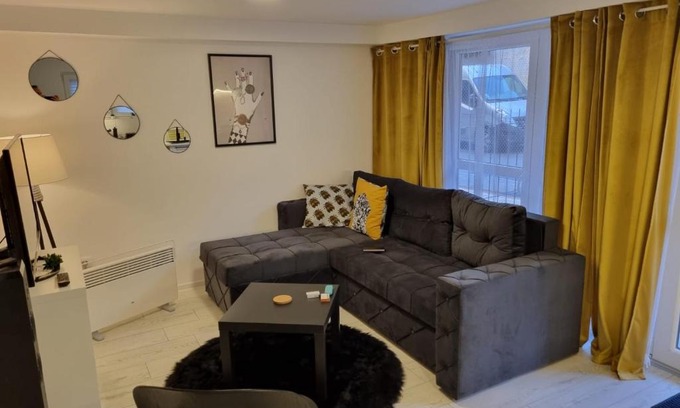 Zvezdara Apartment | Bowler Hat Apartment Belgrade