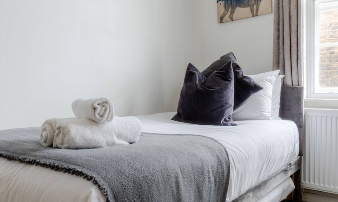 Bryanston and Dorset Square Apartment | Box Budget twin Studio Baker St Central London G8