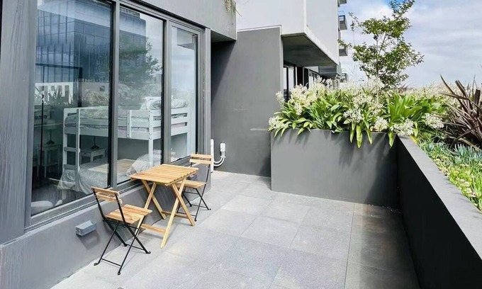 Box Hill Apartment | BoxHill Super2B2B Apt+XLBalcony WithView+FreeParking+Pool&Gym&Sauna