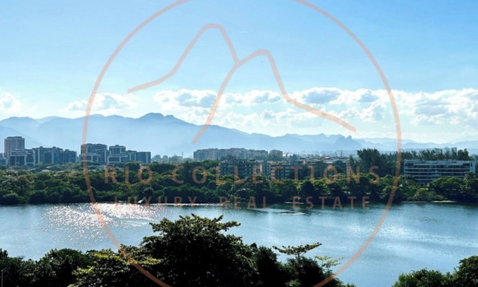Barra da Tijuca Apartment | Beautiful spacious and quiet penthouse, in a condominium on the beach block,