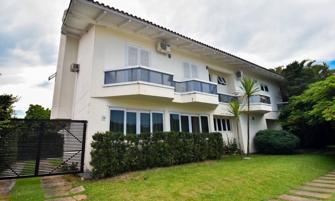 Jurere Villa | Casaram Jurerê Internacional Florianópolis a 200mt da Praia