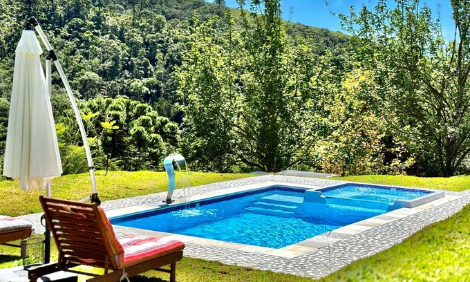 Campos do Jordao Cabin | M&H Refuge - Incredible view, hot tub and heated pool 20 minutes from the center