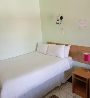 Gaborone Bed & Breakfast | Brackendene Lodge