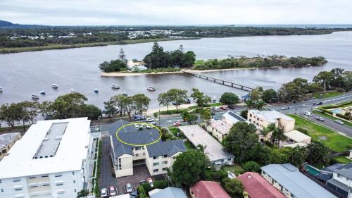 Maroochydore Apartment | Bradman Ave Gem - River Views & Outdoor Activities