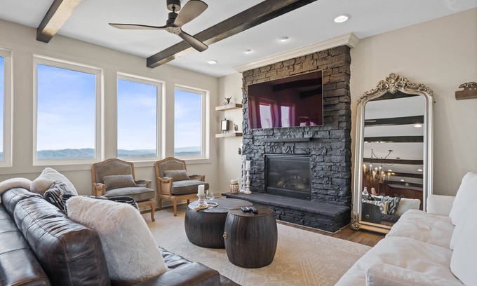 Chalet Village North Ski Chalet | BRADN NEW MountainPrimland#360 VIEW/Luxury Getaway/LARGE DECK&PORCH/GiantTheater