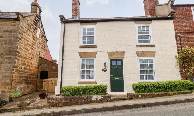 Fylingthorpe House | Braeside