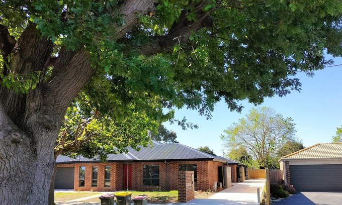 Norlane House | Brand new 2br unit in Geelong. Family friendly. Close to all Geelong offers!