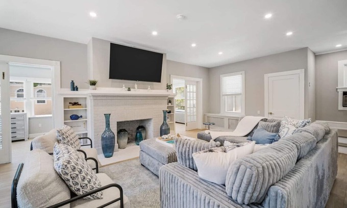 Atlantic City House | Brand New 6BR - Sleeps 15 - 1.5 Blocks to Beach
