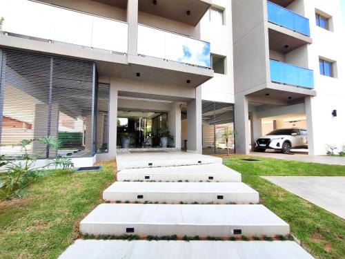Luque Apartment | Brand New And Cozy Loft Minutes From The Airport