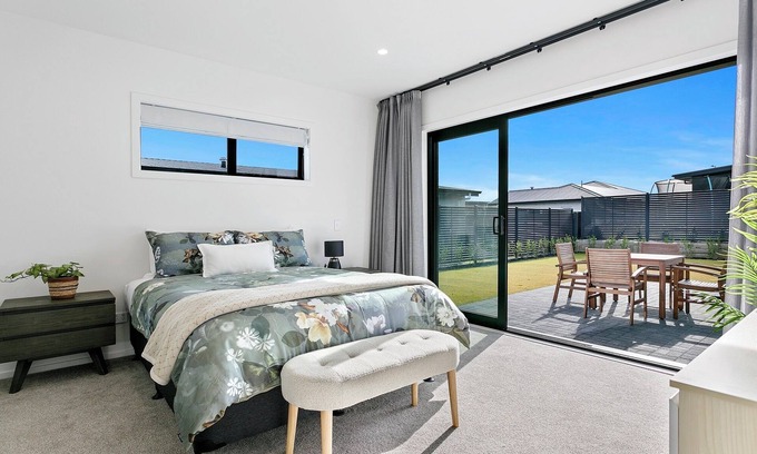 Wharewaka House | Brand New Cosy and Convenient Retreat in Taupo