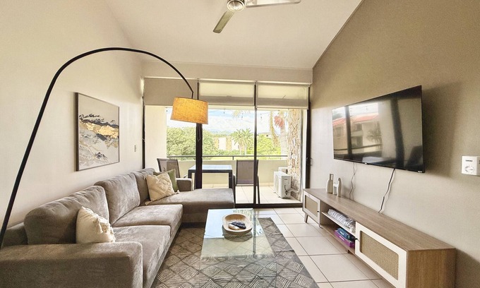 Santa Ana Apartment | Brand New lake view Penthouse with A/C, pool, gym, tennis in common area