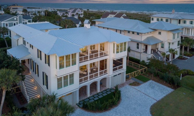 Isle of Palms House | 🍾Brand New Luxury~ 6 bedrooms, 7.5 bathrooms, pool, spa, elevator, ocean views 🌅