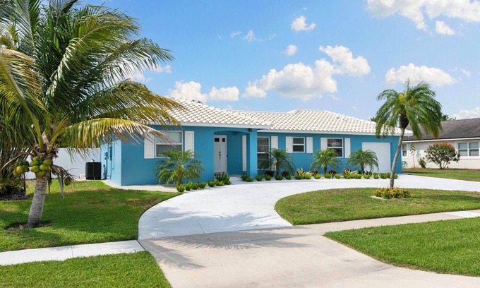Marco Island House | Brand new pool & pet friendly house on island time!