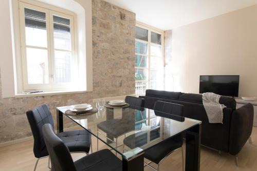 Old Town Apartment | Bravissimo Cort Reial-1A