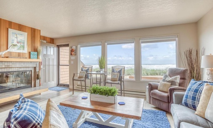 Neskowin House | Breakers Beach House 4 - Meredith Lodging