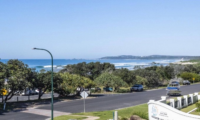 Yamba Apartment | Breakers Block 2 Unit 7 - Lifestyle Yamba