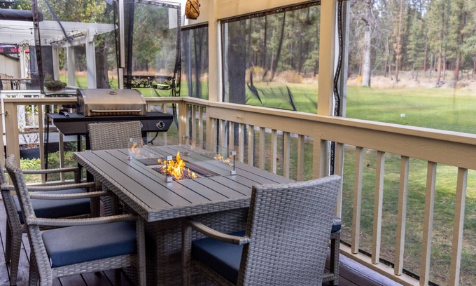 Plumas Eureka Estates House | Breath in Fresh Mt Spring Air from a Private Deck w/a River & Golf Course View
