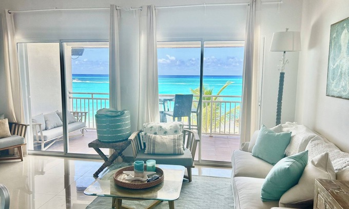 South Bimini Apartment | Breath taking OCEAN FRONT 5L Bimini Cove just steps from pool & Tiki bar