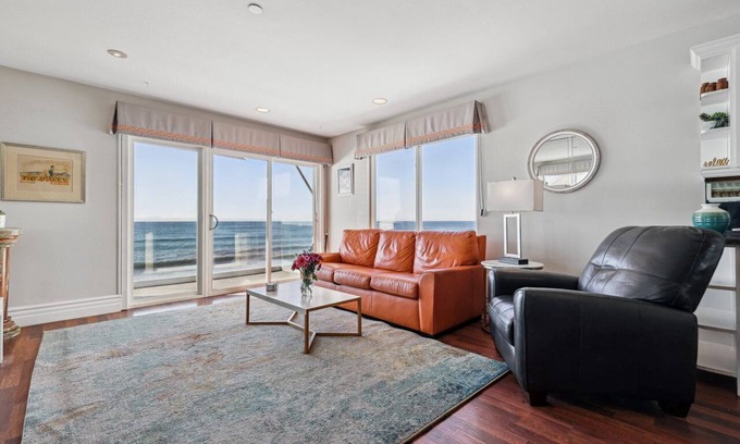 Carlsbad Village Condo | Breathtaking 1 Bedroom Oceanfront Condo