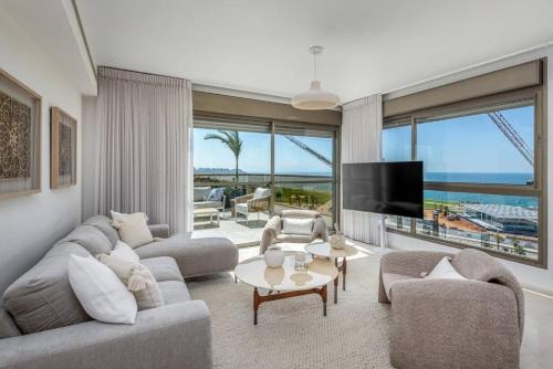 Kerem HaTeimanim Apartment | #Breathtaking 4BR/3BA Duplex Seafront