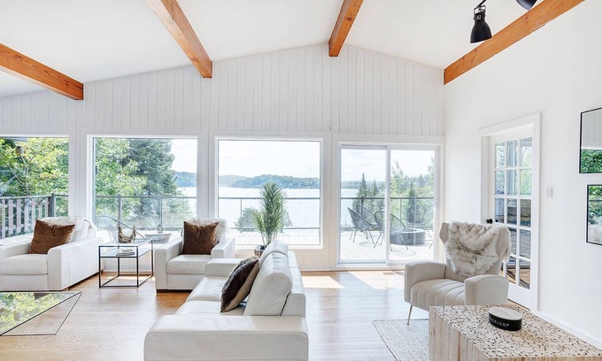 Esterel Ski Chalet | Breathtaking chalet with stunning views and direct access to a lake!