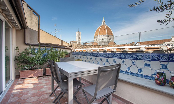 Duomo Apartment | Breathtaking Duomo Views | Heart of Florence