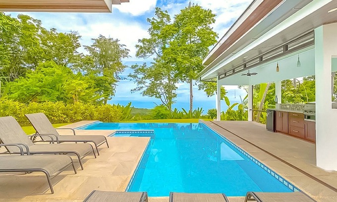Ballena House | Breathtaking Ocean View House in the Jungle