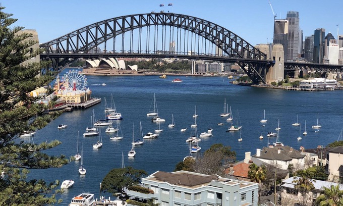 Lavender Bay Apartment | Breathtaking Sydney Harbour Views from Stylish Harbourside Studio