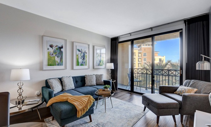 Lake Las Vegas Condo | Breathtaking views, of the Lake, Mountains and Pool, luxurious 1 bed 1 bath apt.
