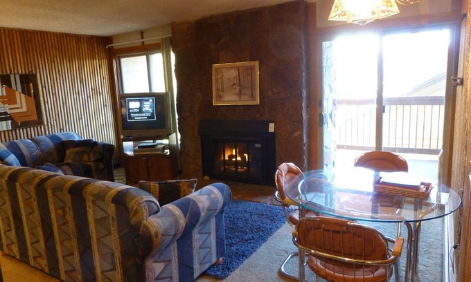 Peak 8 Condo | Breckenridge Condo @ Ski Watch - Ski In Ski Out, On Slopes, Hot Tubs & Mtn Views