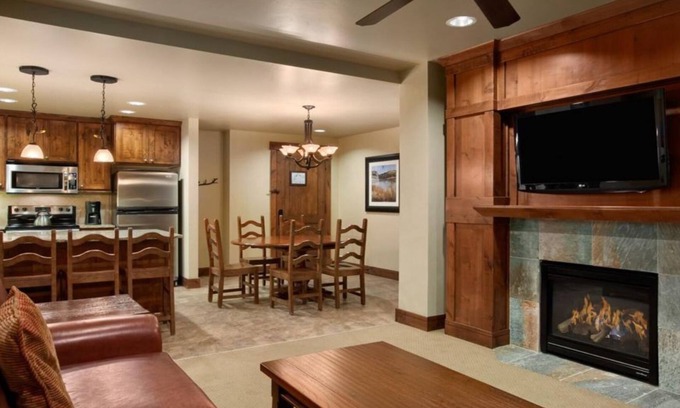 Breckenridge Resort | Breckenridge Grand Lodge Peak 7 Ski In/Ski Out Luxury Condo - New Years Week!