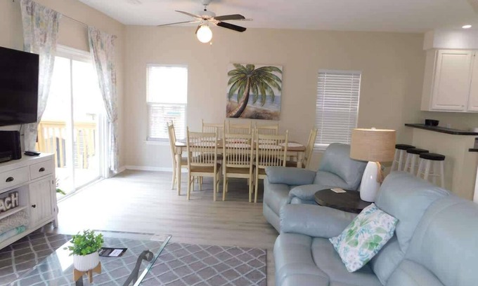 Surfside Beach House | Breezy 5BR w/Ocean Views | Deck | Walk To Beach| Site 1097