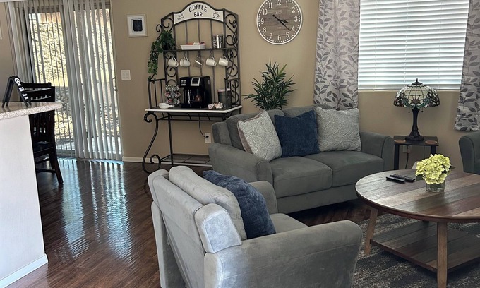 Prescott Valley Units House | Breezy Viewpoint Unit 2 is a charming duplex unit near much in Prescott Valley!