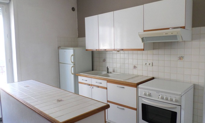 Rive Droite Apartment | BREST T3 quiet, near hypercentre, Capucins, port. Free parking.