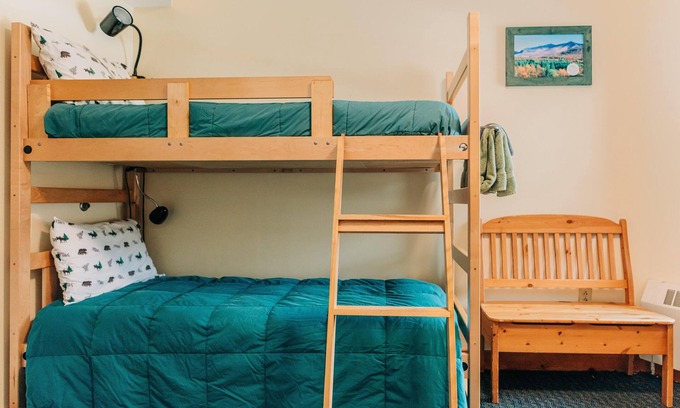 Bretton Woods Condo | Bretton Woods, Free Hiker Breakfast, Hike/Ski Trail Access, Shared Bath