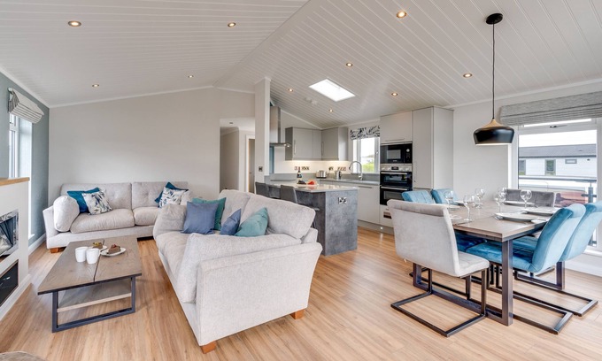 Burnham Market House | Briargate 38 - Three Bedroom House, Sleeps 6