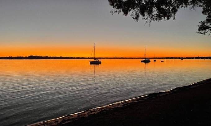 Bellara House | Bribie Island Beachside Luxury Holiday House w/Games Room, Pool Table, Aircon