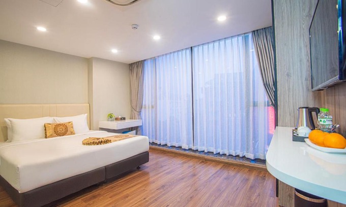 Ngoc Khanh Hotel | Bridge Lakeside Room For Rent Hanoi