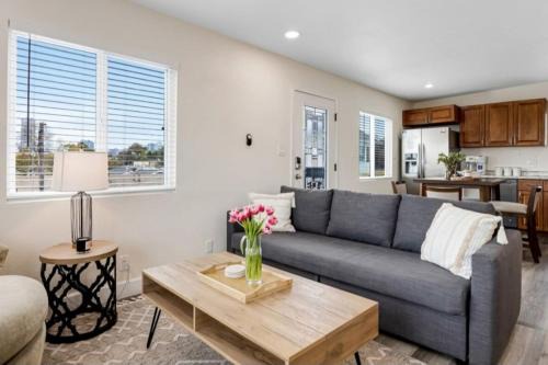 Grant Hill Apartment | Bridge Pool Spa Min to Downtown Freeways Beaches