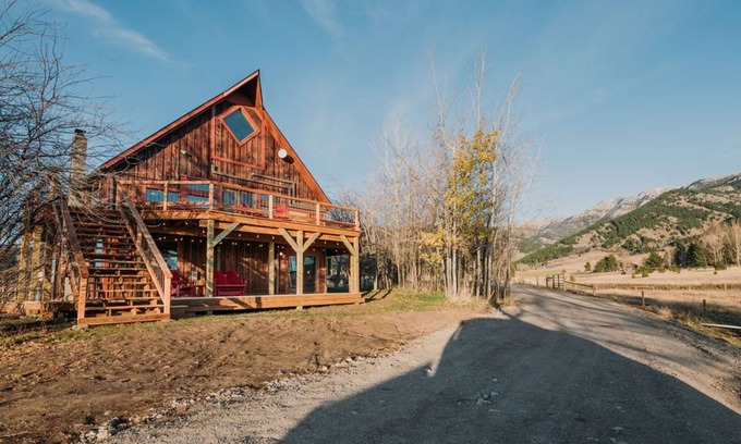 Bozeman House | Bridger Foothills Barnhouse