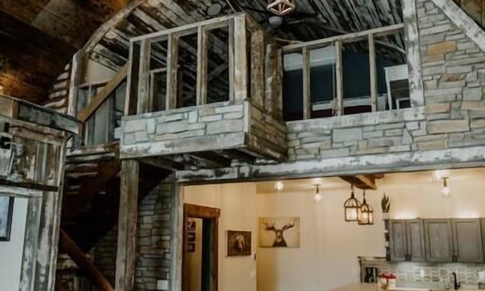 Bozeman House | BRIDGER VIEW BARN EAST UNIT