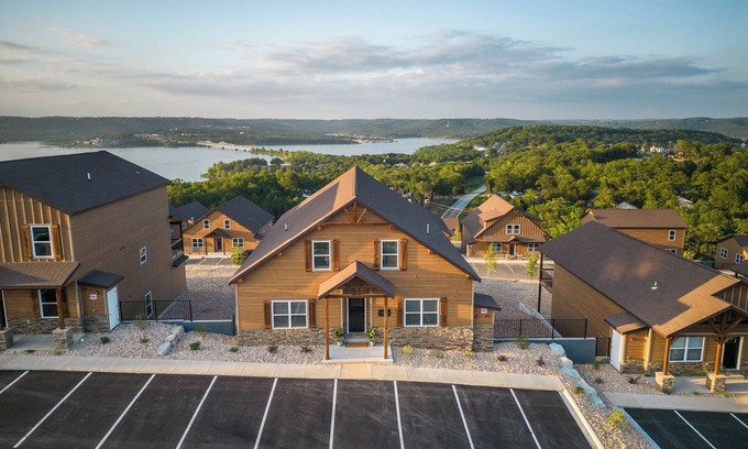 Kimberling City House | Bridgeview Lodge Overlooking Tablerock Lake
