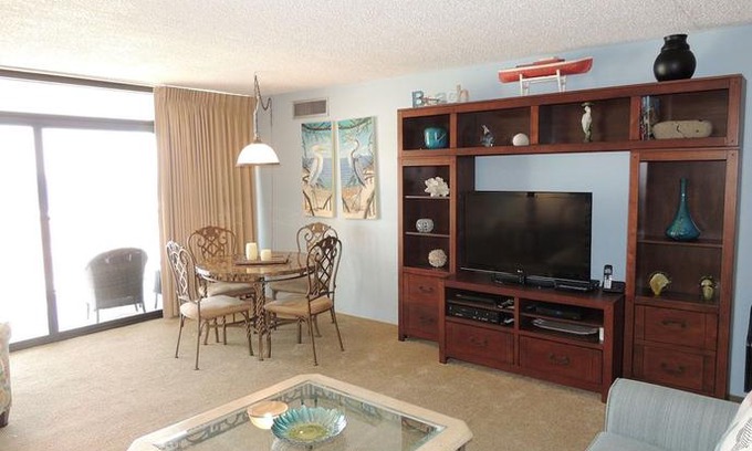Myrtle Beach Apartment | Brigadune 3f 3br 2ba Oceanfront Condo Near Popular Shore Drive